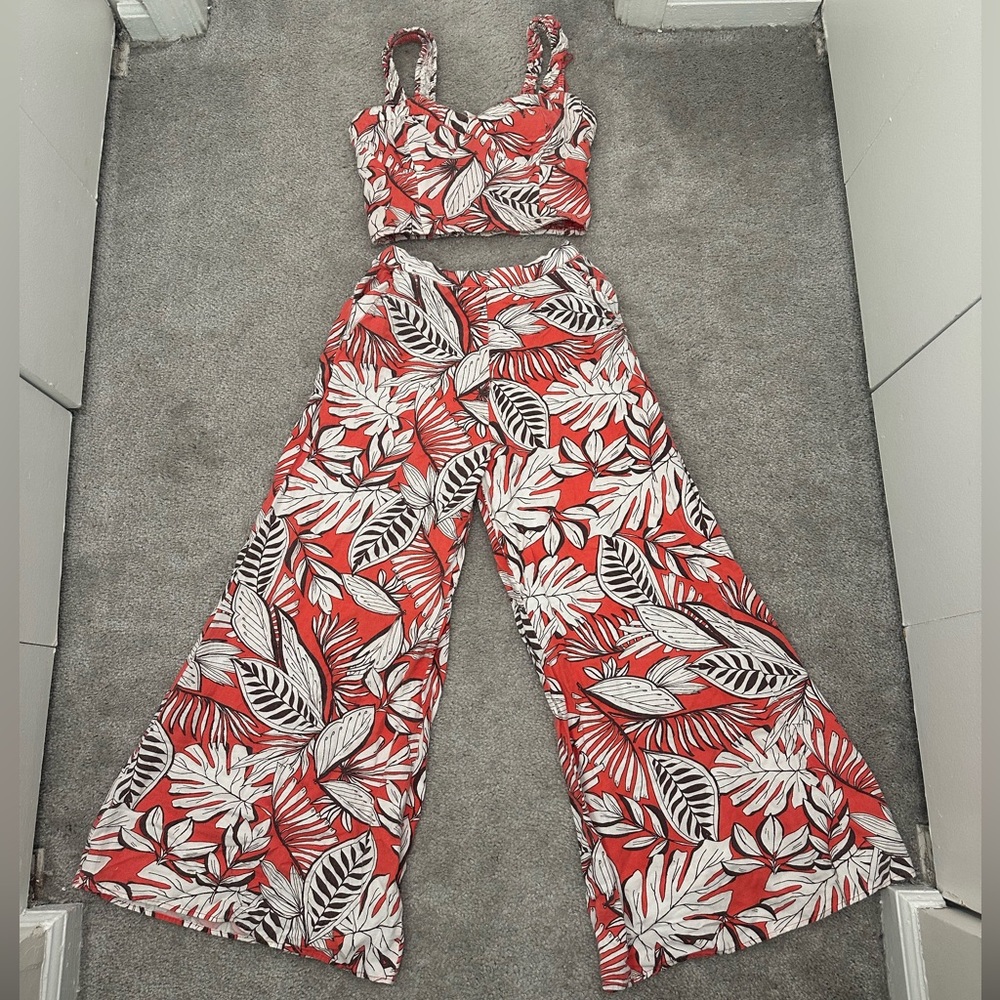 Japna Leaf Print Two Piece Set in Red/Orange and White Size Small